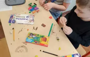 "Lekturki spod chmurki" &mdash; ciąg dalsz innowacyjnej przygody klas 2b, 3a i 3b! 3