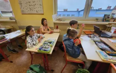 Klasa 3a poznaje godziny po angielsku! 1