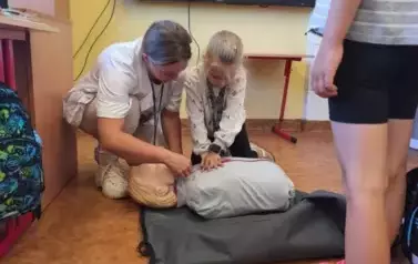 Pierwsza pomoc z klasą 1a i 1b! 8
