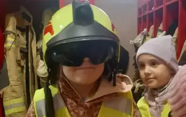 Najmłodsi uczniowie z wizytą w remizie OSP w Charzykowach 9