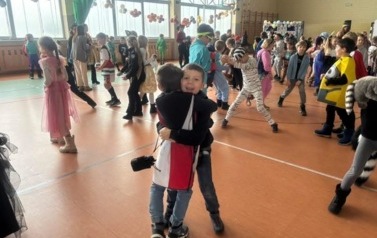 BAL KARNAWAŁOWY  8