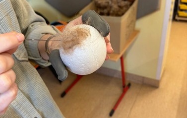Uczniowie klas 2B i 2C &nbsp;wzięli udział w warsztatach wielkanocnych 4