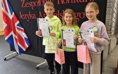 IX Miejsko- Gminny Zespołowy Konkurs Języka Angielskiego dla klas I- III 1
