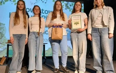 SREBRNE PODIUM DLA "GŁOS&Oacute;W Z CHARZYK&Oacute;W" 1