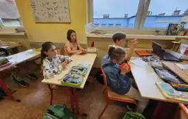 Klasa 3a poznaje godziny po angielsku! 1