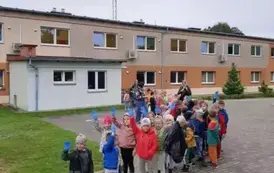 Przedszkolaki podczas akcji &bdquo;Sprzątanie Świata&rdquo; 3
