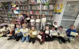 Pasowanie uczni&oacute;w klas pierwszych na czytelnik&oacute;w biblioteki szkolnej 2