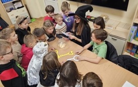dyskoteka andrzejkowa dla uczni&oacute;w klas pierwszych 12