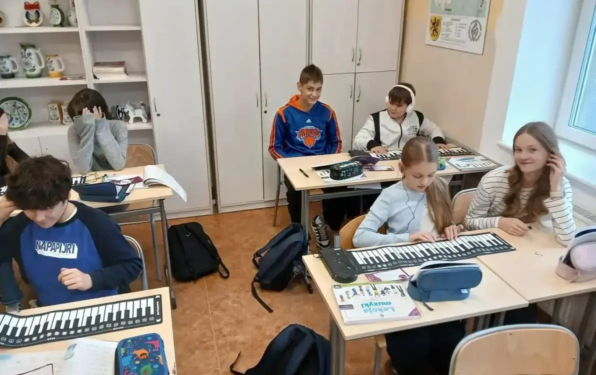 Zdjęcie do NOWOCZESNE I PRAKTYCZNE LEKCJE MUZYKI W NASZEJ SZKOLE&nbsp;